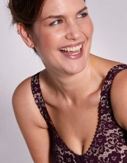 Soutien-gorge Minimiseur Ouvert Devant En Dentelle Sans Armatures – Prune -Célèbre Lingerie Magasin 701434 C01 zoomx vue4