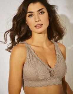 Soutien-gorge Post-opératoire Forme Foulard En Dentelle Stretch - Sans Armatures 15 Soutien-gorge Post-opératoire Forme Foulard En Dentelle Stretch - Sans Armatures -Célèbre Lingerie Magasin 701690 C01 zoomx vue7