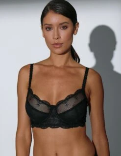 Soutien-gorge Forme Corbeille Plumetis Et Tulle Brodé Avec Basque Lolak - Avec Armatures