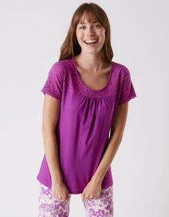 Pyjama Imprimé Avec Broderie Anglaise - Manches Courtes 12 Pyjama Imprimé Avec Broderie Anglaise - Manches Courtes -Célèbre Lingerie Magasin 703058 C01 zoomx vue3