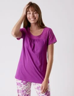 Pyjama Imprimé Avec Broderie Anglaise - Manches Courtes 15 Pyjama Imprimé Avec Broderie Anglaise - Manches Courtes -Célèbre Lingerie Magasin 703058 C01 zoomx vue6