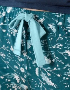 Pantacourt De Pyjama – Fleuri émeraude 13 Pantacourt De Pyjama – Fleuri émeraude -Célèbre Lingerie Magasin 703157 C01 zoom detailRFP