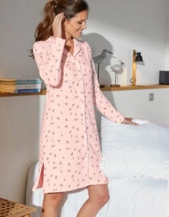 Chemise De Nuit Imprimée "tulipes" Boutonnée Col Tailleur Manches Longues