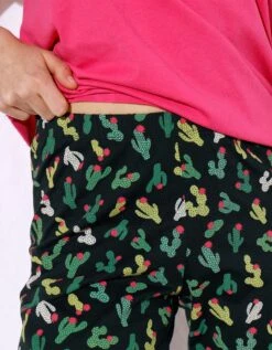 Pyjama Court Manches Courtes Motifs « Cactus » - Avec Pochon Assorti 14 Pyjama Court Manches Courtes Motifs « Cactus » - Avec Pochon Assorti -Célèbre Lingerie Magasin 703698 C01 zoomx vue6