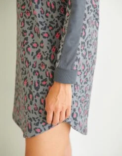 Chemise De Nuit Imprimée Léopard -Célèbre Lingerie Magasin 703906 C01 zoomx vue3