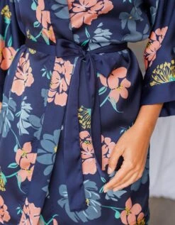 Kimono Court Satin Imprimé Floral -Célèbre Lingerie Magasin 706163 C01 zoomx vue4