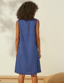 Chemise De Nuit Légère En Voile De Coton Effet Plumetis - Sans Manches -Célèbre Lingerie Magasin 706172 C01 zoomx vue2