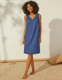 Chemise De Nuit Légère En Voile De Coton Effet Plumetis - Sans Manches -Célèbre Lingerie Magasin 706172 C01 zoomx vue5