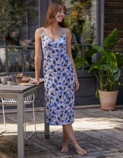 Nuisette Longue Satin Imprimé Bretelles Croisées Dos -Célèbre Lingerie Magasin 706186 C01 zoomx vue4