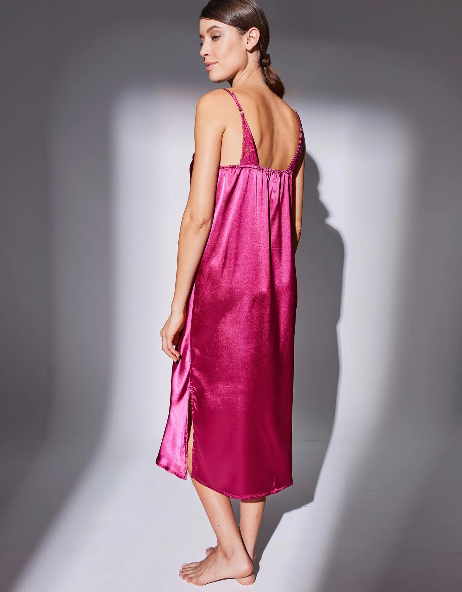 Nuisette Longue Satin Et Dentelle - Col Bénitier 4 Nuisette Longue Satin Et Dentelle - Col Bénitier – Image 2